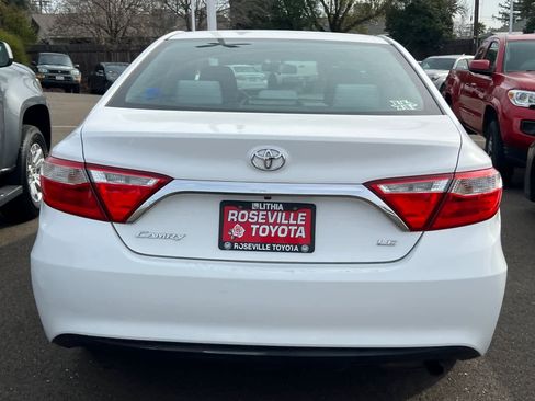 Used 2017 Toyota Camry LE image 5
