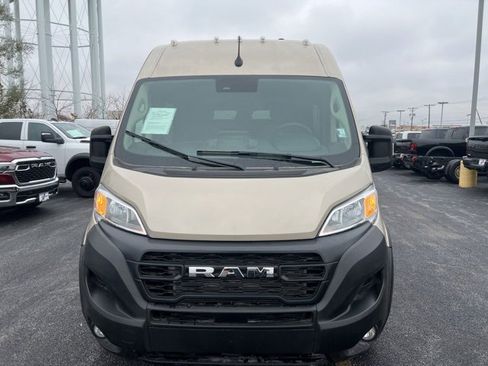 Used 2025 RAM ProMaster 2500 w/ Crew Van Package image 8