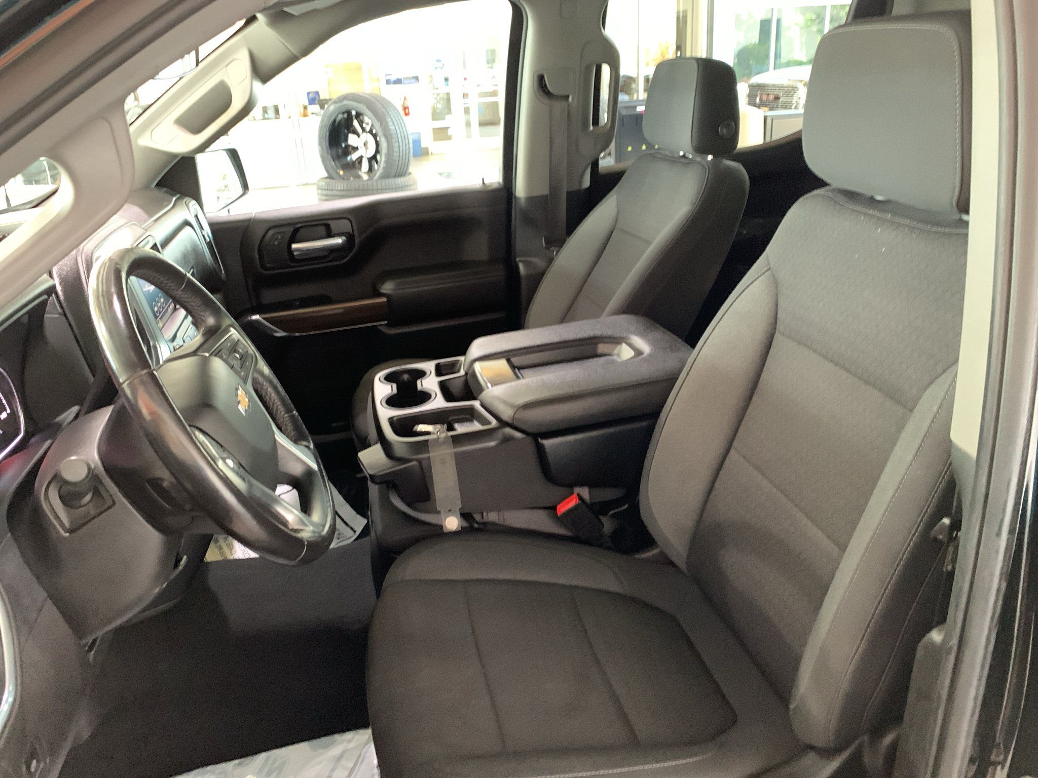Used 2022 Chevrolet Silverado 1500 LT AWD/4WD image 12