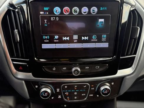Used 2018 Chevrolet Traverse Premier w/ Driver Confidence II Package FWD image 14