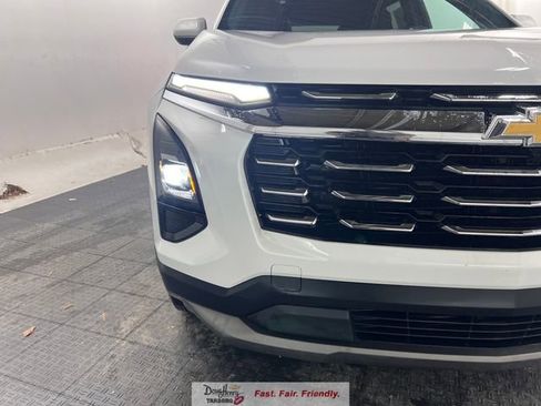 Used 2025 Chevrolet Equinox LT FWD image 9