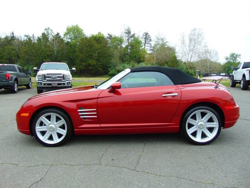 Used 2005 Chrysler Crossfire Limited RWD image 1