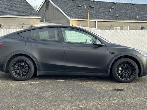 Used 2020 Tesla Model Y Long Range image 3