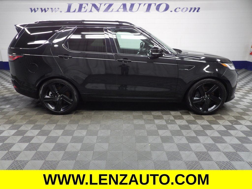 Used 2024 Land Rover Discovery Dynamic SE AWD/4WD image 2