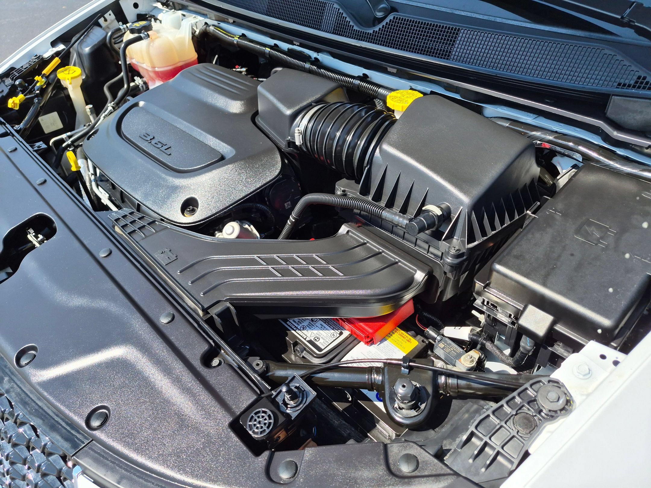 Used 2025 Chrysler Pacifica Select FWD image 37