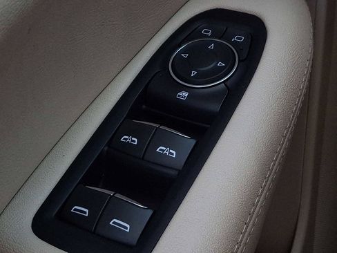 Used 2018 Cadillac XT5 AWD image 19