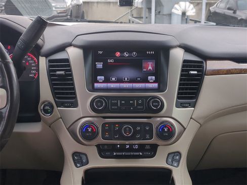 Used 2015 GMC Yukon XL Denali image 19