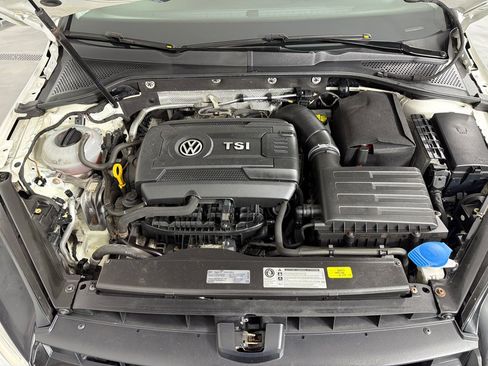 Used 2016 Volkswagen Golf 4-Door FWD image 26