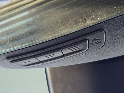 Used 2025 Toyota Corolla SE image 8