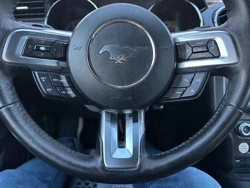 Used 2015 Ford Mustang Coupe RWD image 15