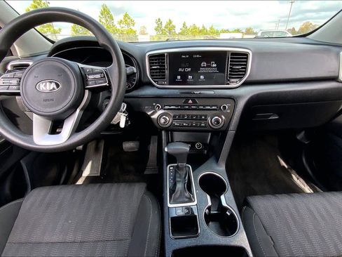 Used 2022 Kia Sportage LX image 14
