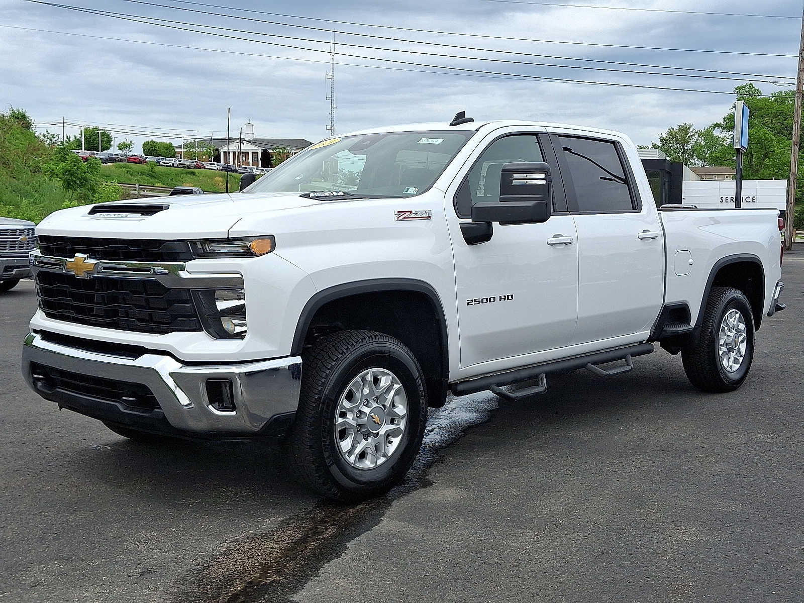 Used 2024 Chevrolet Silverado 2500 LT w/ Convenience Package AWD/4WD image 3