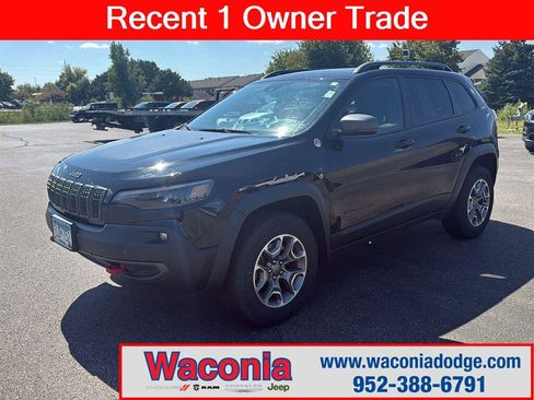 Used 2021 Jeep Cherokee Trailhawk w/ Trailer Tow Group AWD/4WD image 1