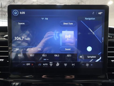 Used 2023 Ford Transit 350 XLT image 13