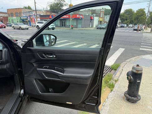 Used 2022 Nissan Pathfinder SL w/ SL Premium Package image 24