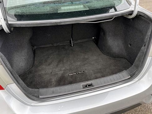 Used 2019 Nissan Sentra SV image 9