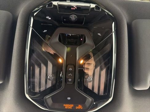 Used 2025 BMW i5 xDrive40 w/ Premium Package image 28