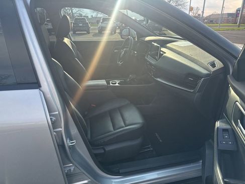 Used 2021 Nissan Rogue SV w/ Premium Package image 3