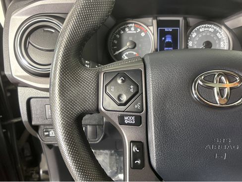 Used 2020 Toyota Tacoma TRD Off-Road image 26