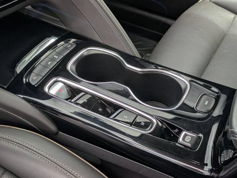 Used 2023 Buick Envision Essence FWD image 24