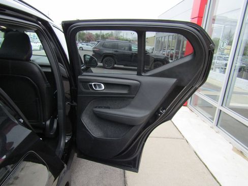 Used 2024 Volvo XC40 B5 Plus AWD/4WD image 14