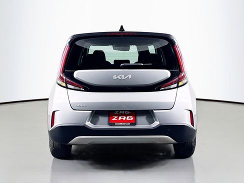 Used 2023 Kia Soul LX FWD image 4