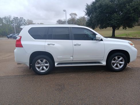 Used 2013 Lexus GX 460 image 22