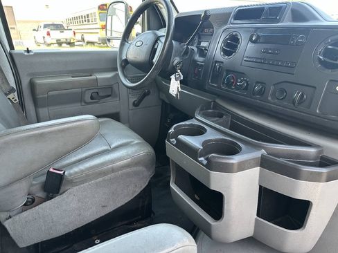 Used 2013 Ford E-450 and Econoline 450 Super Duty RWD image 11