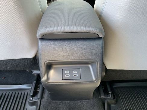 Used 2024 Toyota Corolla LE FWD image 31