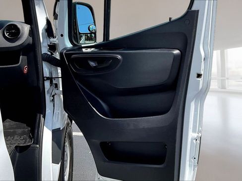 Used 2022 Mercedes-Benz Sprinter 2500 image 20