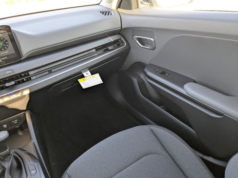 New 2025 Kia K4 LXS image 19