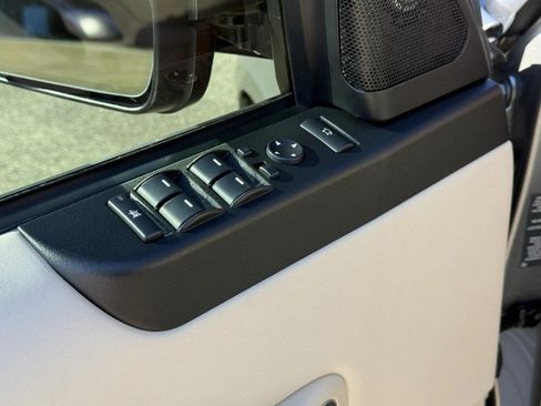 Used 2010 Land Rover Range Rover HSE AWD/4WD image 23