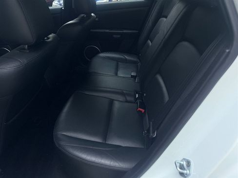 Used 2004 MAZDA MAZDA3 s w/ Moonroof & 6-CD Pkg FWD image 11