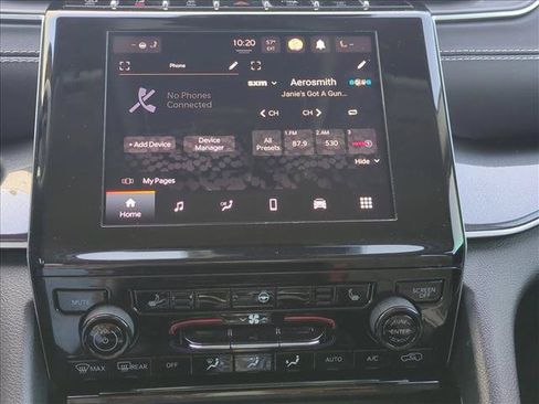 Used 2022 Jeep Grand Cherokee Laredo w/ Luxury Tech Group I AWD/4WD image 14