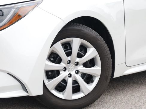 Used 2026 Toyota Corolla LE FWD image 16