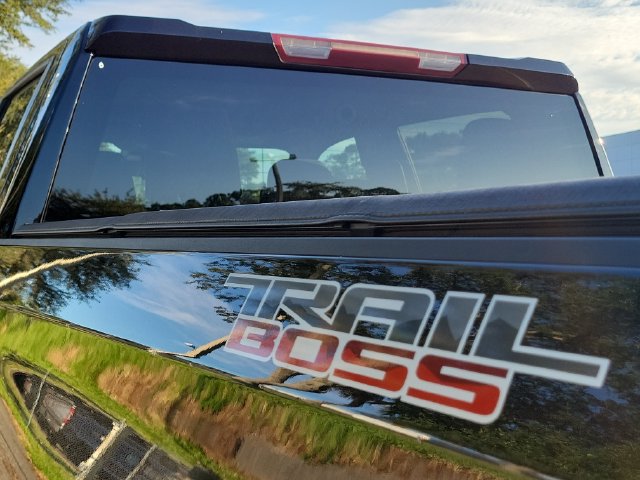 Used 2023 Chevrolet Silverado 1500 LT Trail Boss w/ Protection Package AWD/4WD image 10