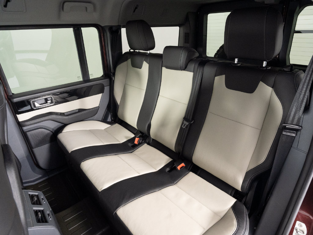 Used 2025 INEOS Grenadier Station Wagon AWD/4WD image 36