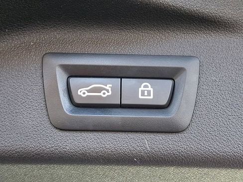 Used 2019 BMW X7 xDrive40i w/ Cold Weather Package image 32