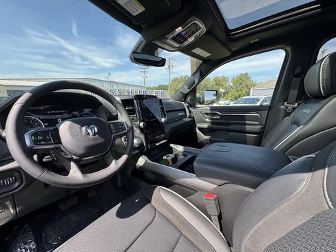 Used 2025 RAM 1500 Laramie image 27