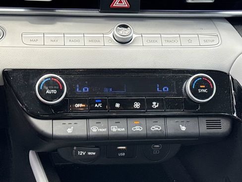 Used 2025 Hyundai Elantra Limited FWD image 30