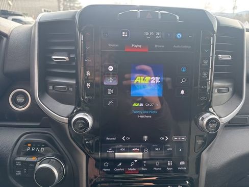 Certified 2024 RAM 2500 Big Horn w/ Night Edition AWD/4WD image 21