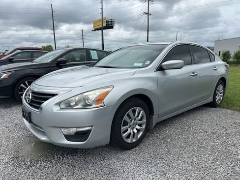 Used 2015 Nissan Altima 2.5 S w/ Power Driver Seat Package FWD image 1