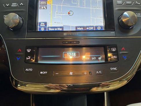 Used 2014 Toyota Avalon Limited w/ Technology Package FWD image 22