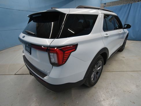 New 2026 Ford Explorer Active w/ Active Comfort Package image 32