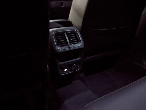 Certified 2022 Volkswagen Tiguan SE R-Line image 24