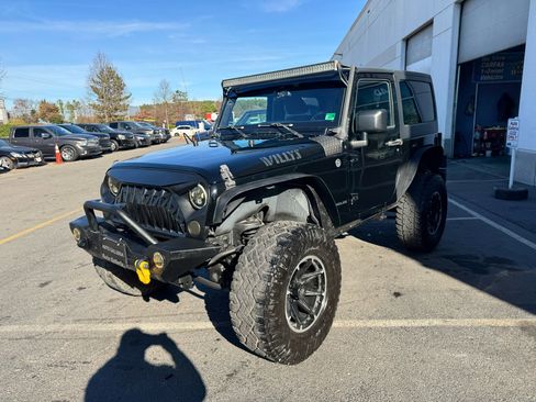 Used 2015 Jeep Wrangler Sport image 8