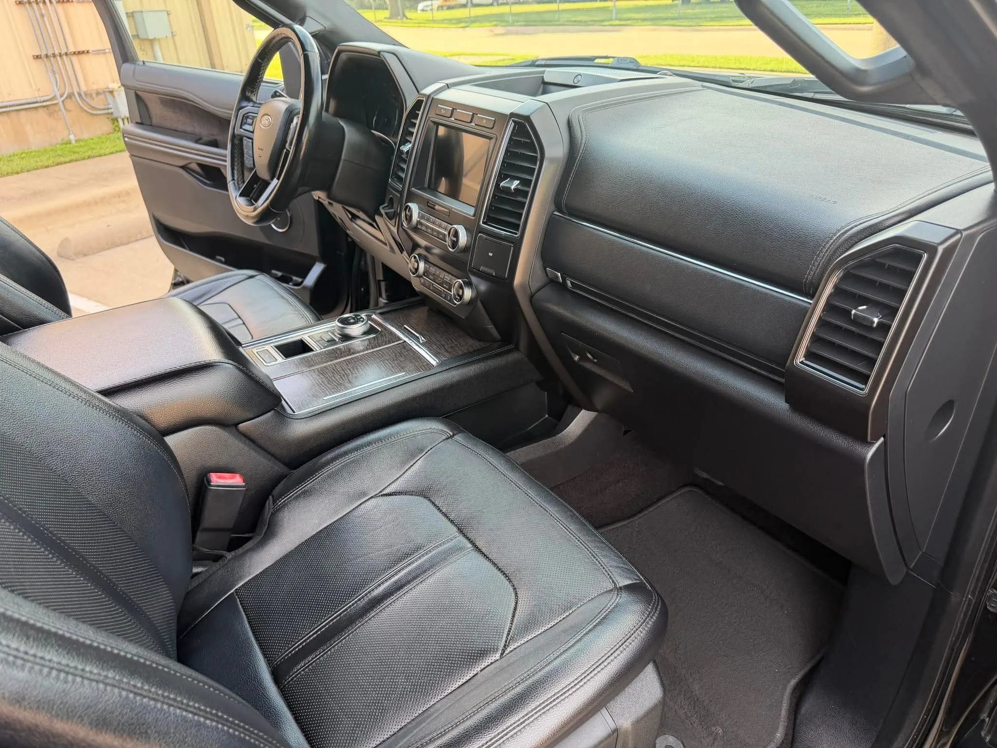 Used 2019 Ford Expedition Max Limited RWD image 19