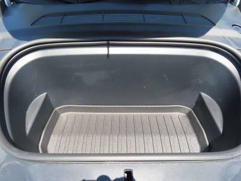 Used 2023 Tesla Model Y Long Range AWD/4WD image 33