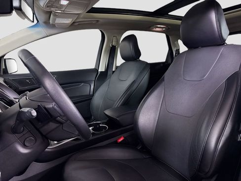 Used 2018 Ford Edge Titanium w/ Equipment Group 302A image 25