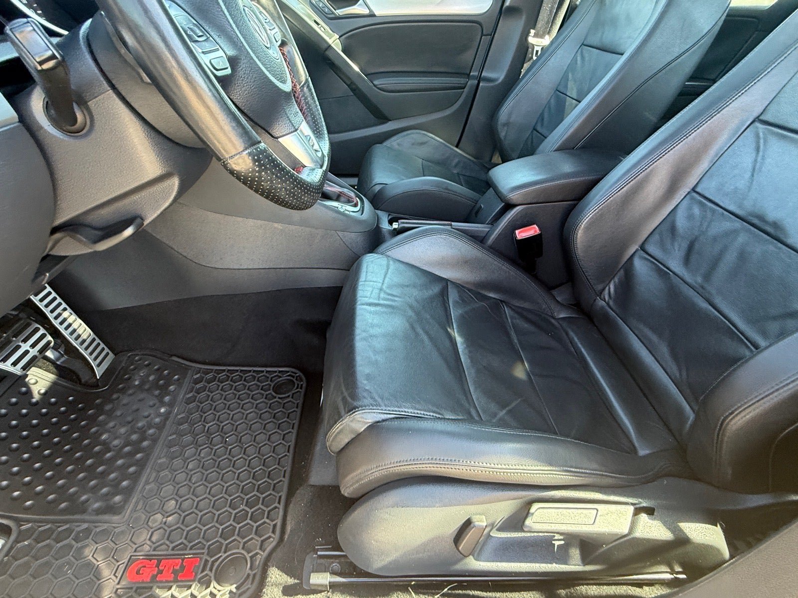 Used 2012 Volkswagen GTI Autobahn FWD image 12
